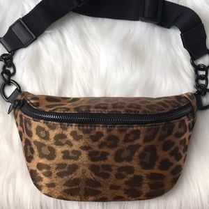 Steve Madden leopard Belt Bag
Fanny Pack